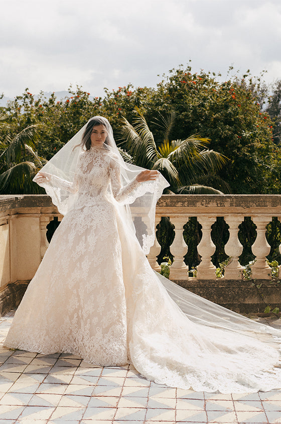 Spring 2023 Bridal Lookbook Monique Lhuillier Spring 2023 Bridal Lookbook Monique Lhuillier
