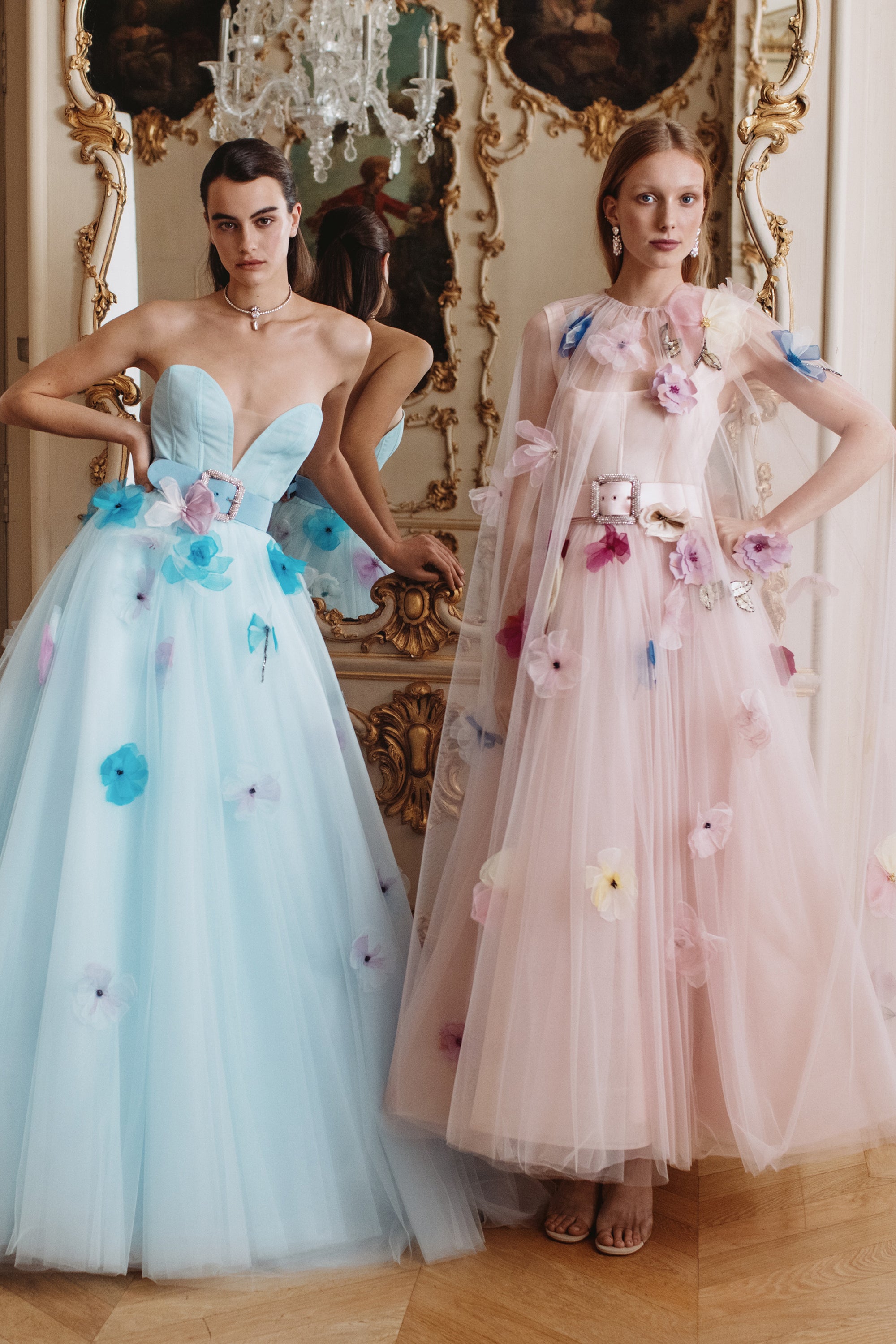 Monique Lhuillier Sleeveless Square Neck Corseted Gown